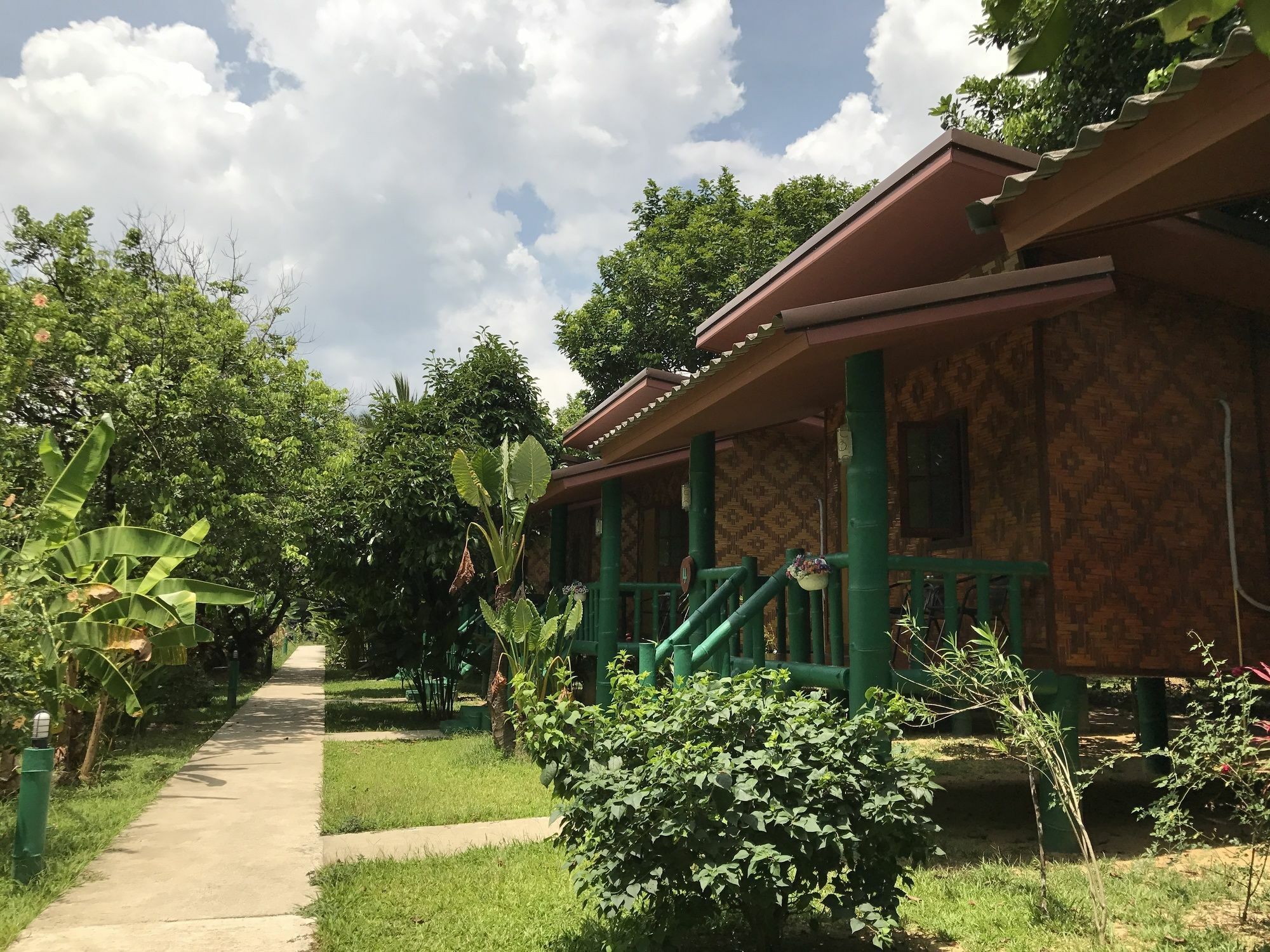 The Royal Bamboo Lodges - Sha Certified Khao Sok National Park Εξωτερικό φωτογραφία